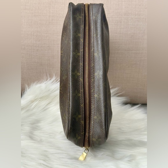 LOUIS VUITTON Monogram Trousse 28 - Picture 3 of 9